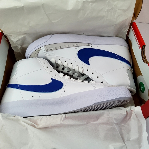 Nike White and Blue High-Top Sneakers - Picture 2 of 9